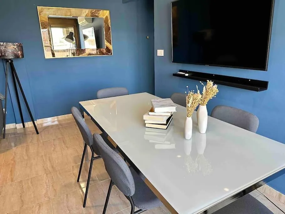 8 Min Walk To The Beach & 10 Min Walk To Convention Centre ! Barcelona