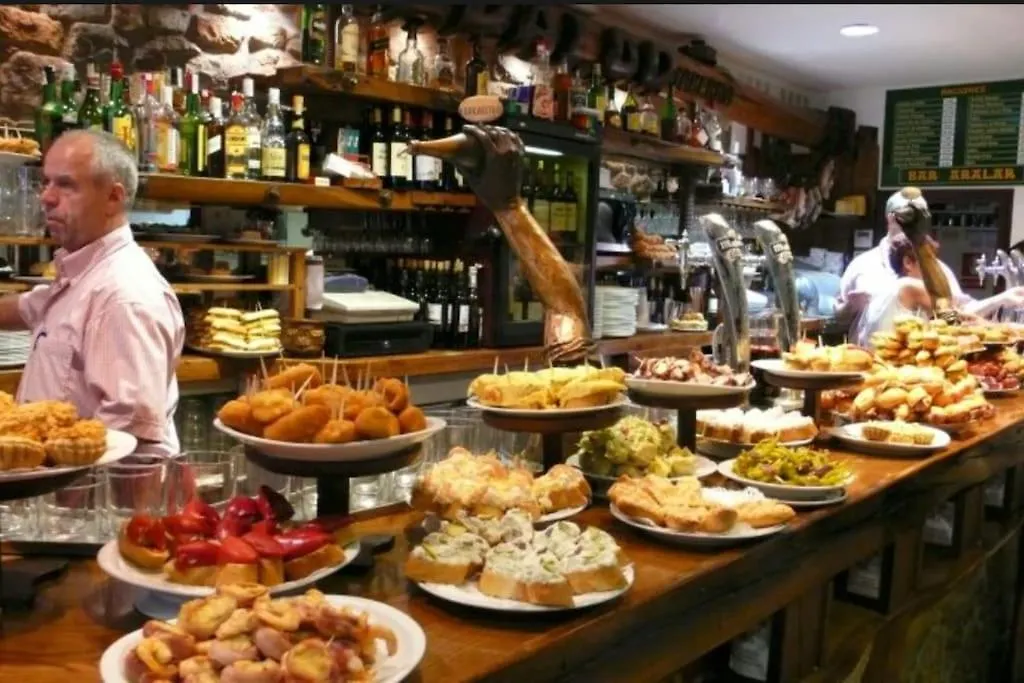 8 Min Walk To The Beach & 10 Min Walk To Convention Centre ! Barcelona 0*,